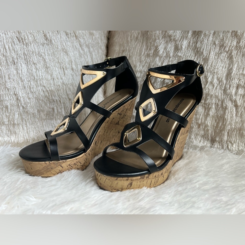 Montego Bay Club Black and Gold Cork Wedges Size:6 1/2